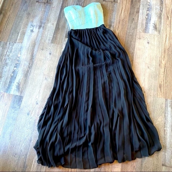 B. DARLIN Strapless Mint Bodice with Black Pleated Bottom Maxi Dress, Size 5/6 - Picture 3 of 9